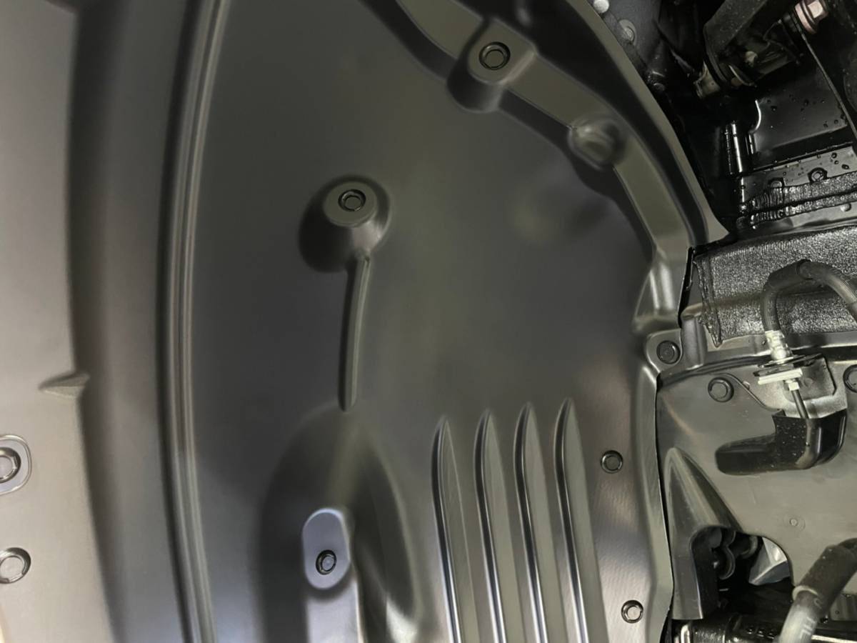 タイヤハウスのコーティング施工をする東京の店