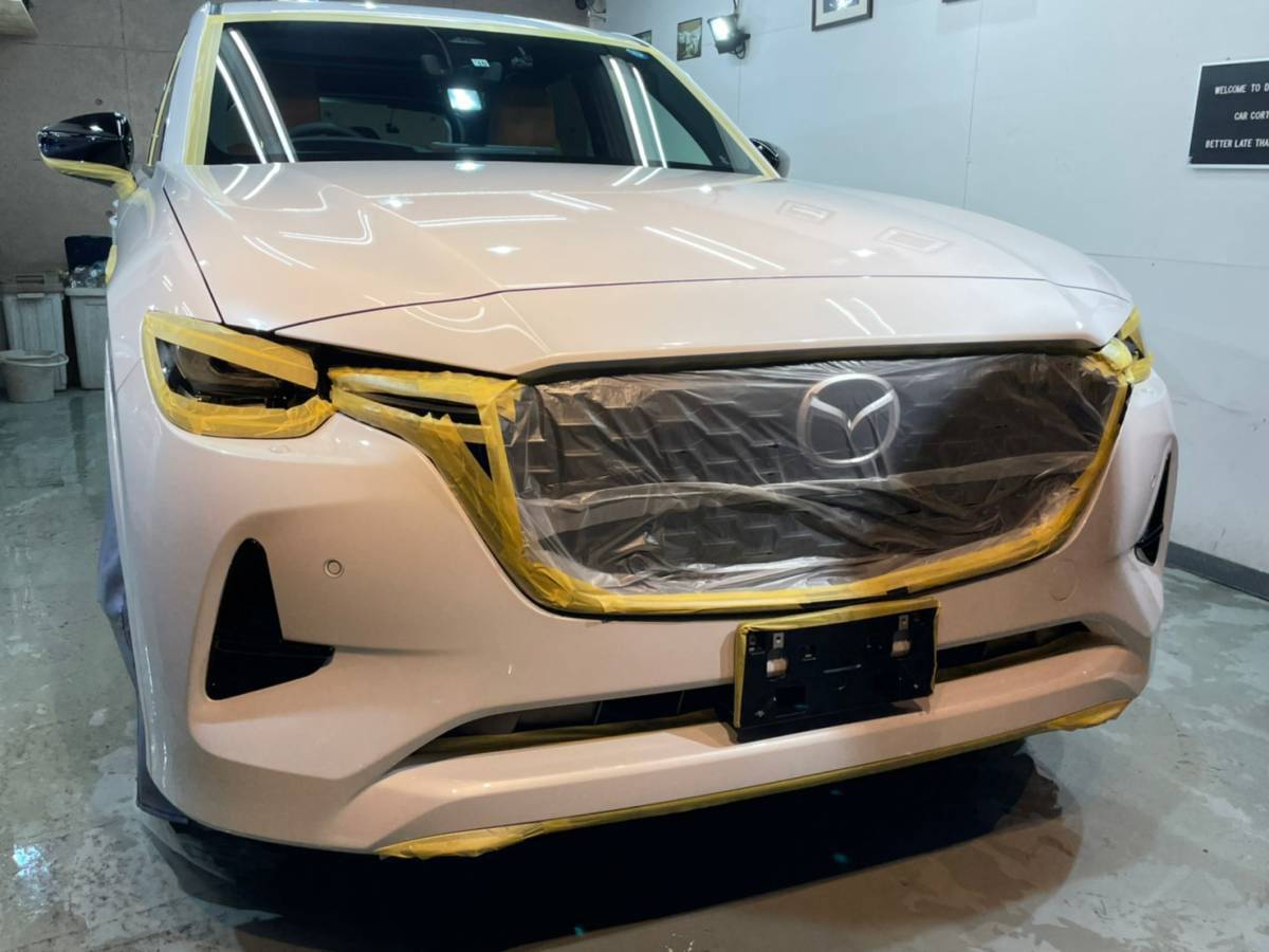 Mazda車のコーティング前の磨き