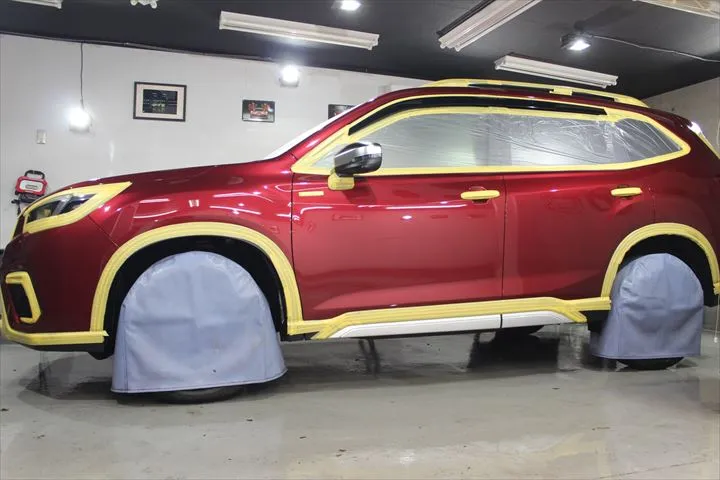 スバルフォレスターの赤の磨き前