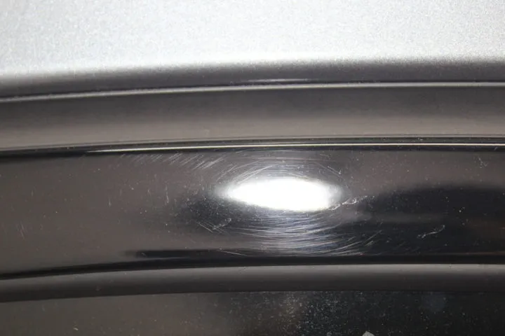 ウインドーモールの研磨