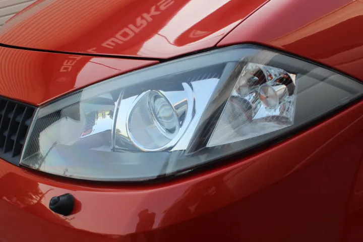 ヘッドライトのプロテクションフィルム施工例