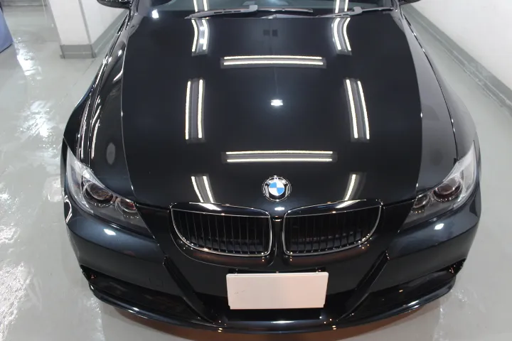 BMW320の下地処理を終えた無垢の塗装状態