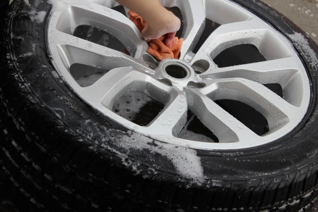 純正ブレンボキャリパーの清掃