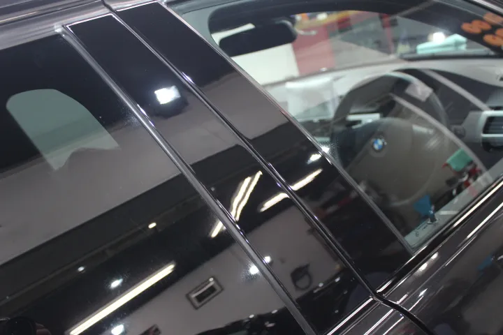 Bピラーへのプロテクションフィルム施工