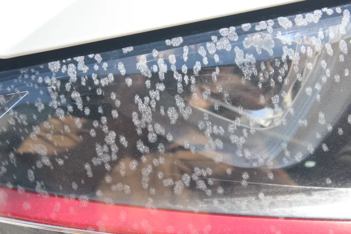 ヘッドライトの劣化原因