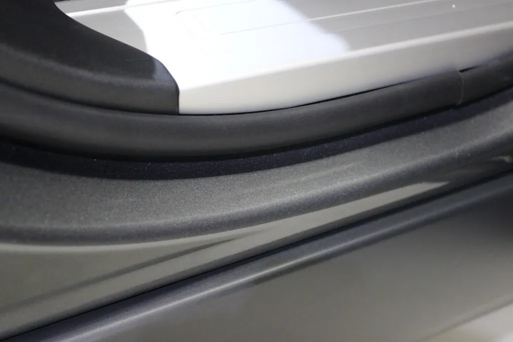 サイドシルワンオフ施工イメージ