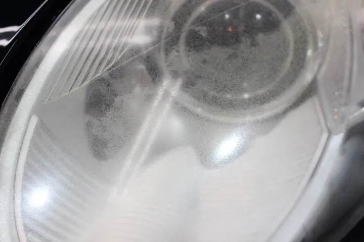 ジャガーのヘッドライトの劣化