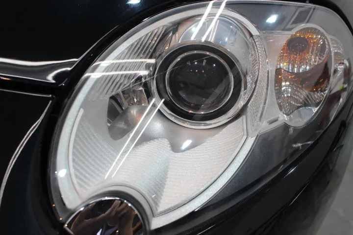 ヘッドライトプロテクションフィルム施工