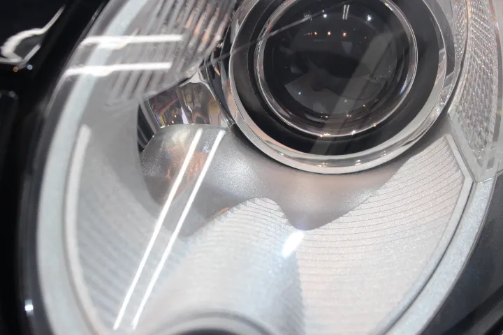 ジャガーのヘッドライト研磨