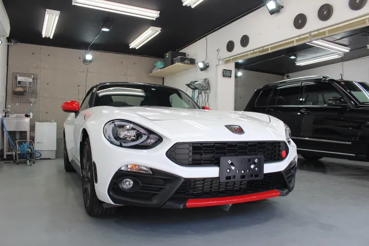 アバルト124スパイダーのガラスコーティング