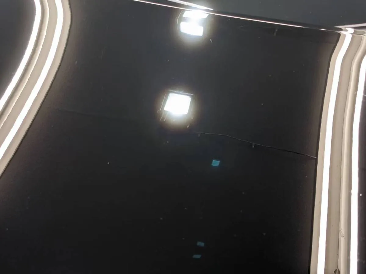 車磨きでバフ目を残さないコーティング専門店の磨き方