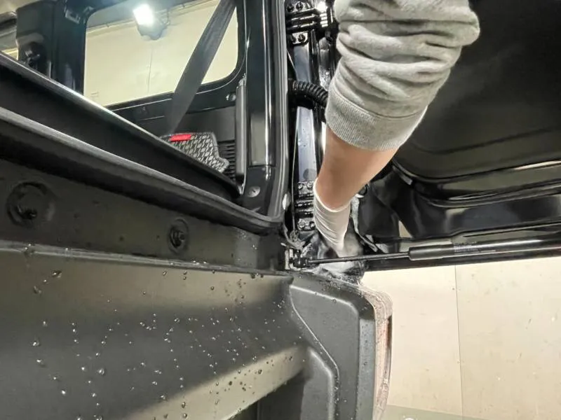 ジムニーシエラのメンテナンス前のクリーニング