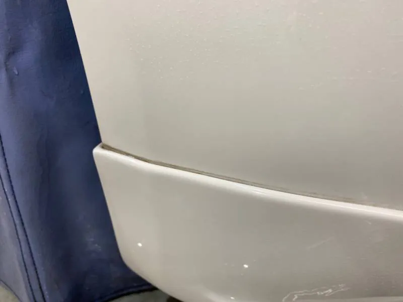 BMWのフロントバンパーの隙間汚れ