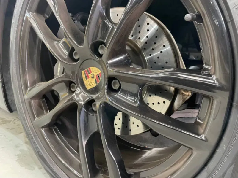 ポルシェボクスターのアルミホイール形状