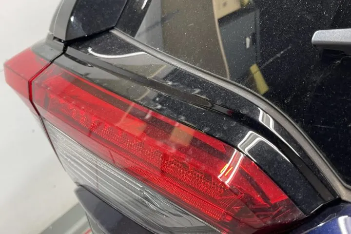 テールランプが施工料金内のサービスで磨ける東京のコーティング専門店