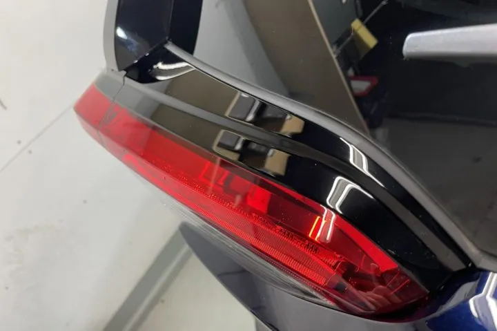 テールランプが施工料金内のサービスで磨ける東京のコーティング専門店