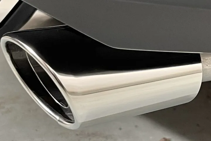 マフラーカッターのクリーニングができる東京のコーティング専門店