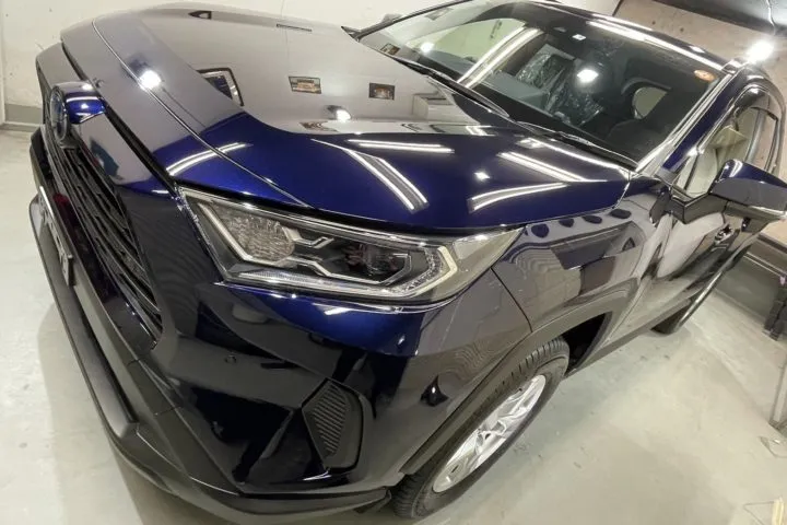 車のボンネットの染みが付きづらいコーティングできる東京のカーコーティング専門店