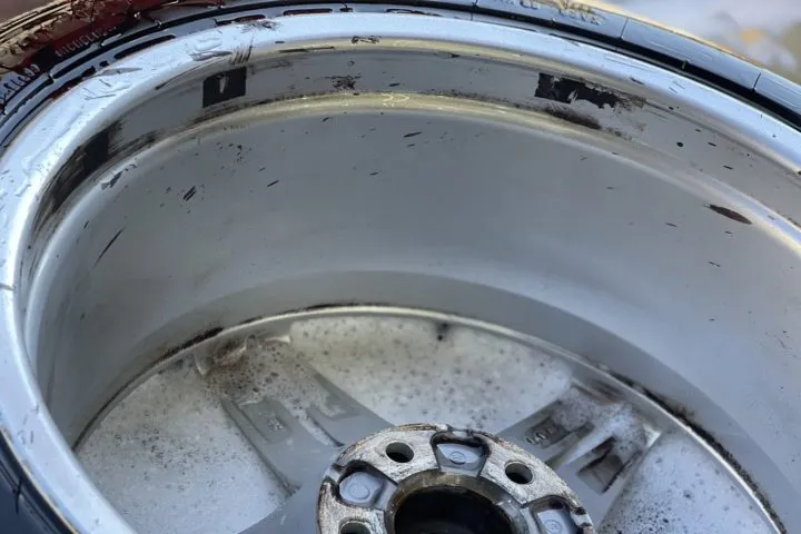 アルミホイールの徹底洗浄方法