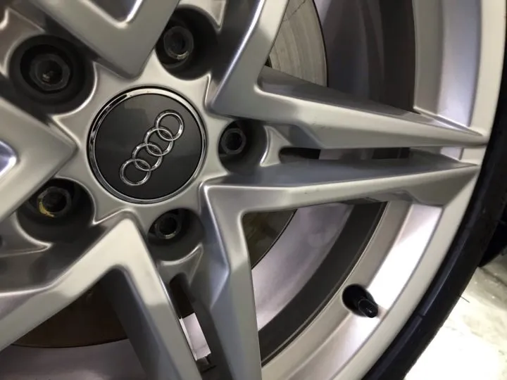 ホイールの素材とガラスコーティング