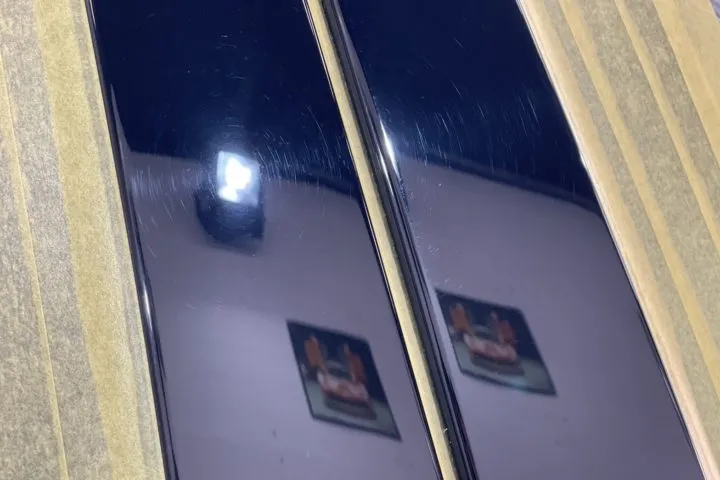 磨き前のBピラー画像