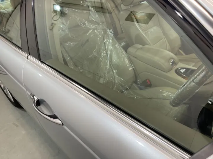 レザーシートのセラミックコーティングができる東京のコーティング専門店