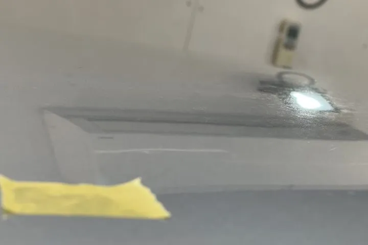 ジャガーXJのルーフの水染みの除去ができる東京のコーティング専門店