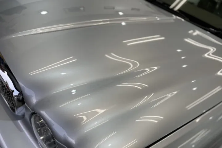 ジャガーのコーティングメンテナンス完了後の艶