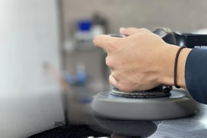 ダブルアクションポリッシャーで車のメンテナンス