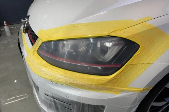 ヘッドライトの厚さ