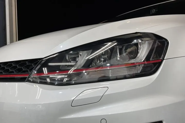 ゴルフのヘッドライトの平滑性