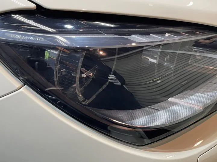 東京のヘッドライト研磨とスモークフィルム施工店