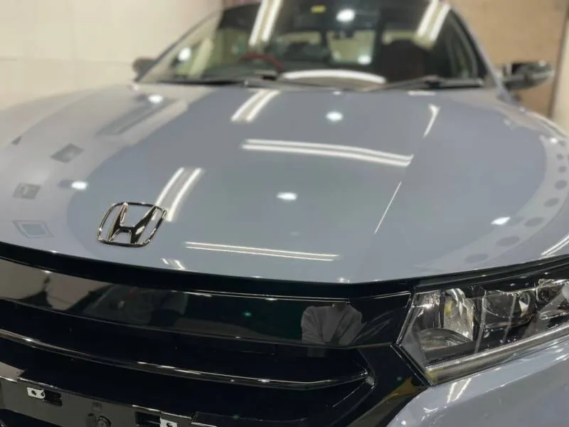 車の飛び石ダメージを防ぐプロテクトフィルム