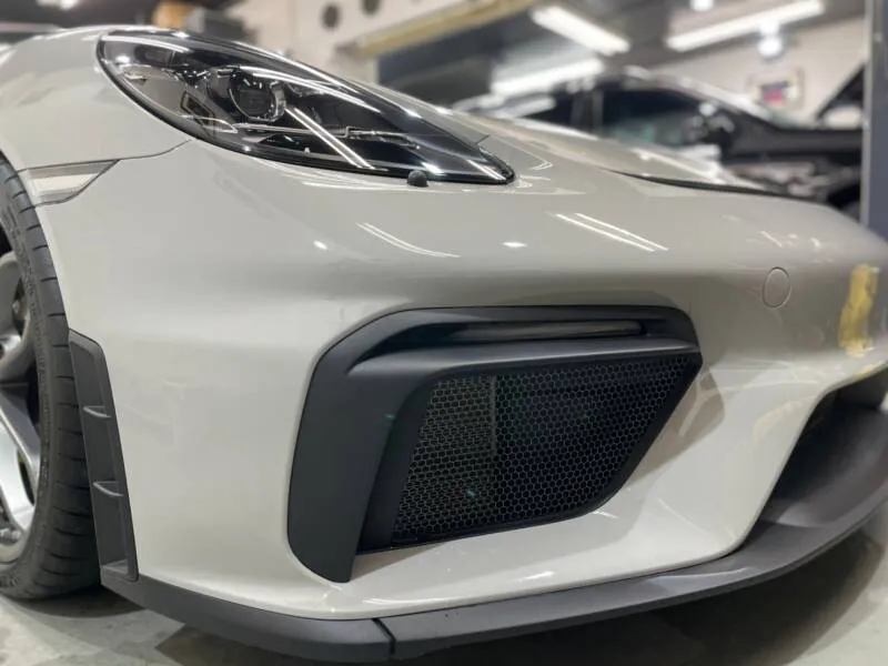 サーキット走行を可能にするプロテクションフィルム