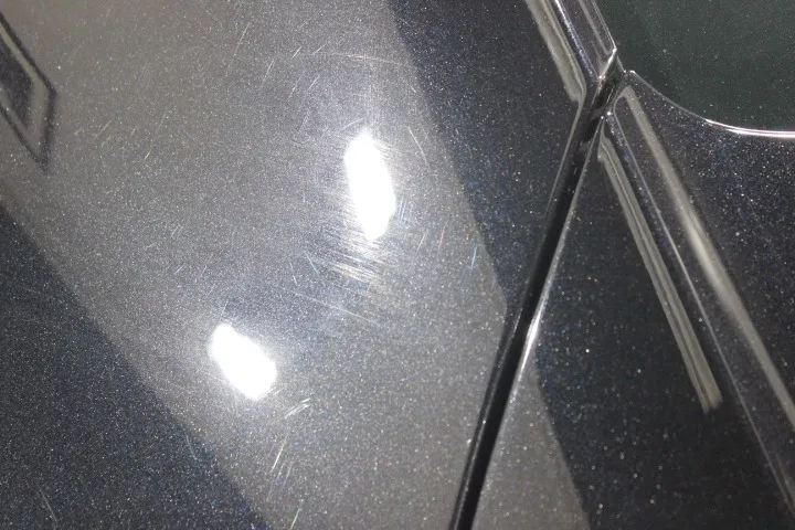 ポルシェのジェットブラックメタリックの光沢復元