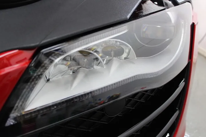 アウディR8のヘッドライトプロテクションフィルム施工例