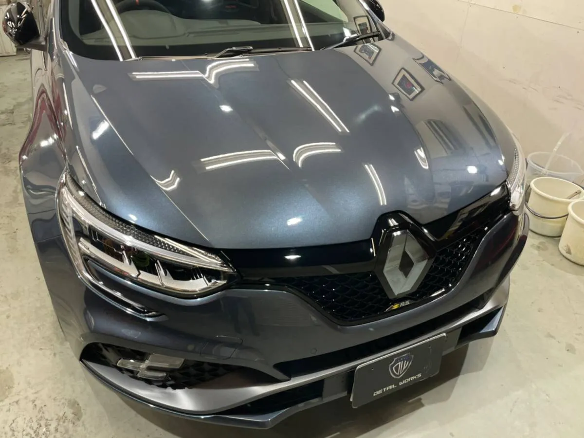 ライトポリッシングで改善されたボディ塗装をボディコーティングで保護