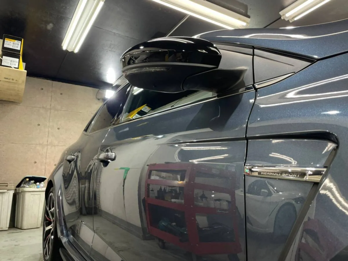 窓ガラスの撥水加工フロント3面+ミラー(R/L)も施工