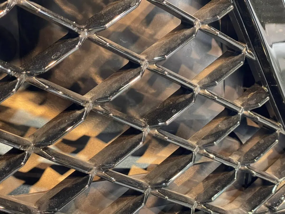 砂埃やスケール汚れを徹底クリーニング