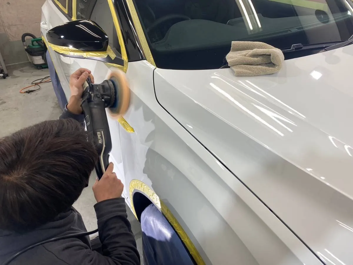 超微粒子コンパウンドで下地調整