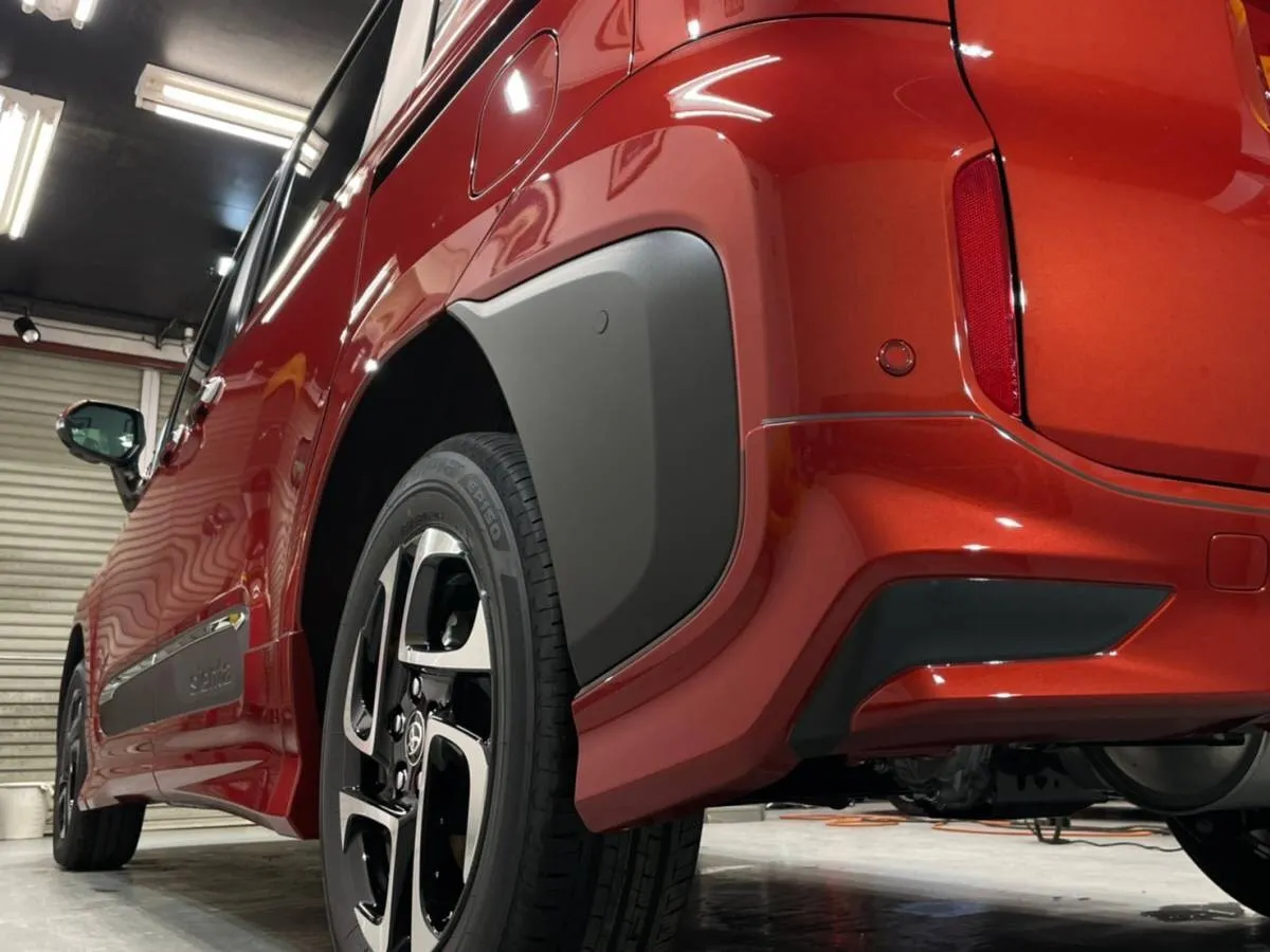 超高硬度のガラスプライマー塗布、1層目のベース層にトップ層を重ね、仕上がりバッチリ