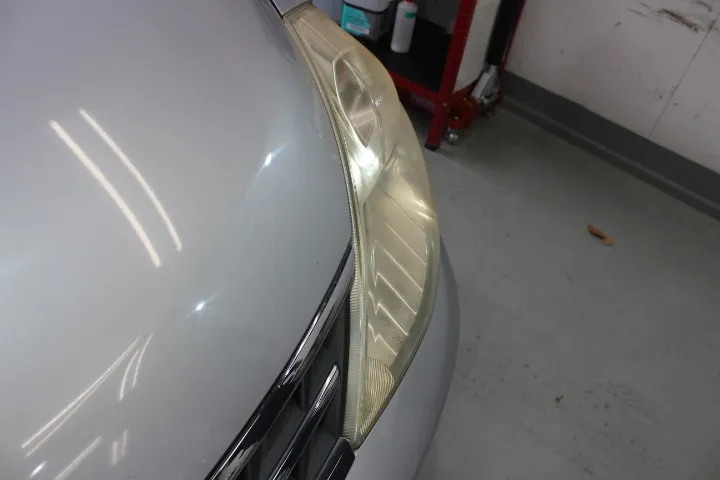 日産ディーダのヘッドライトの黄ばみを取る方法