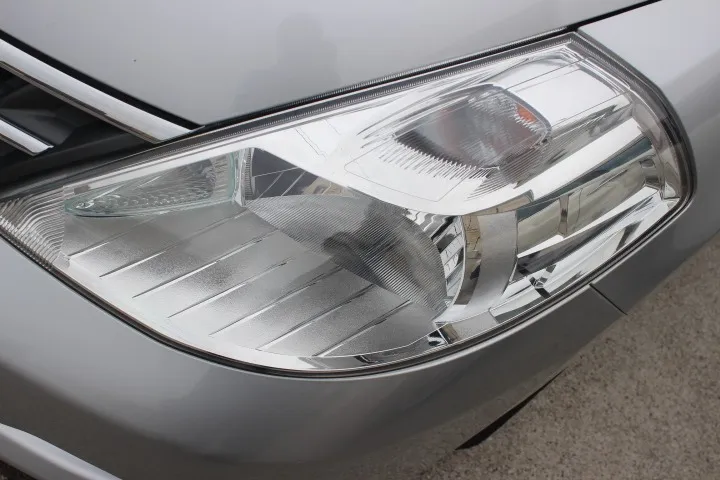 ヘッドライト磨き専門店