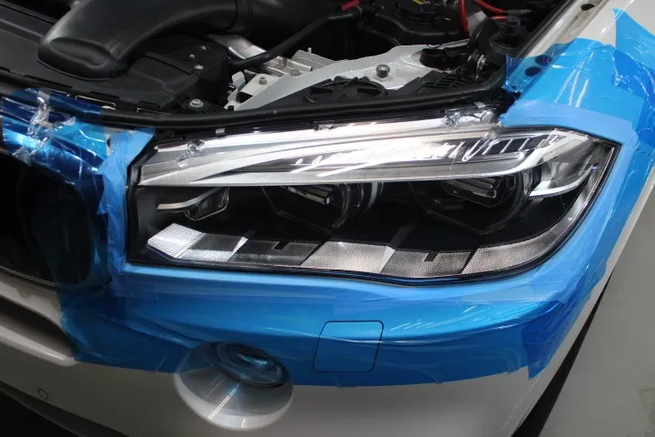 BMWX5のヘッドライトへプロテクションフィルムを施工