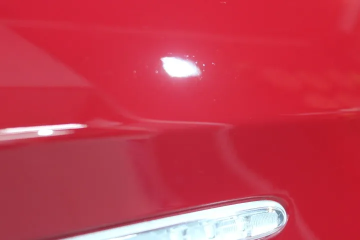 フェンダーのピンホール