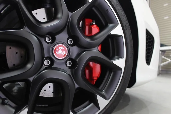 アバルト595ホイールコーティング