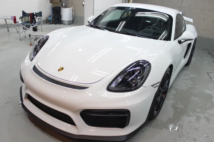 ポルシェケイマンGT4ブース