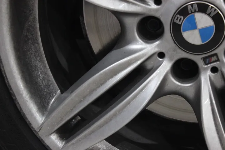 BMWのアルミホイール洗浄方法