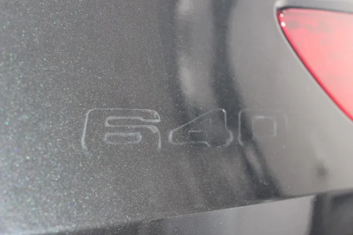 BMWエンブレム外し