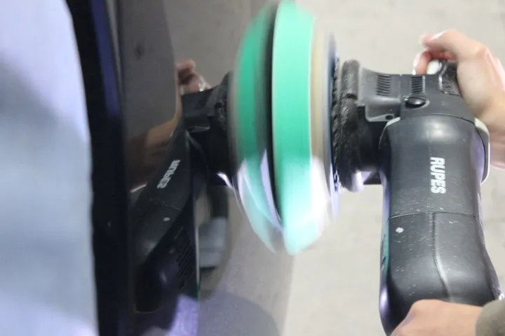 丁寧な磨きのコーティング専門店